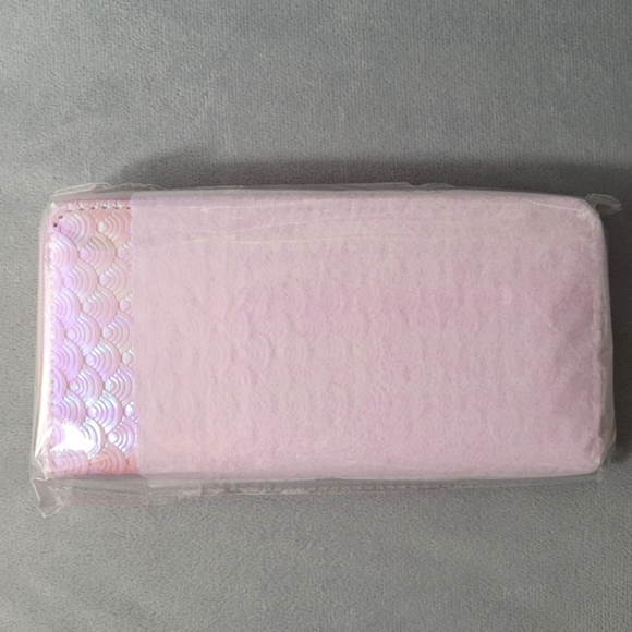 Holographic Mermaid Scale Zip-Around Pink Wallet - Picture 3 of 17